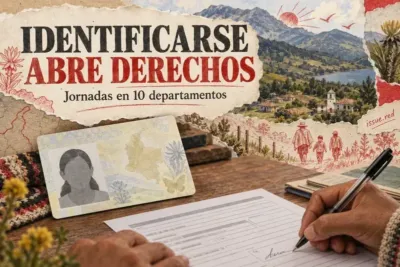 Ilustración editorial de un trámite de identificación sobre un escritorio con una comunidad rural al fondo