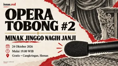 Kolase editorial simbolis mikrofon arsip, tirai panggung dan tikar lesehan