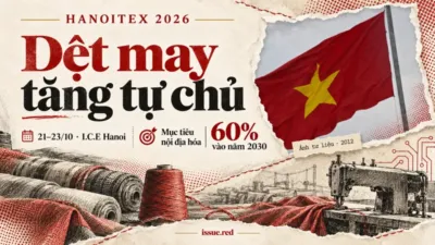 Ảnh ghép với cờ Việt Nam tư liệu và hình vẽ cuộn vải, máy may, nhấn mạnh triển lãm 21–23/10 và mục tiêu nội địa hóa 60% vào 2030.